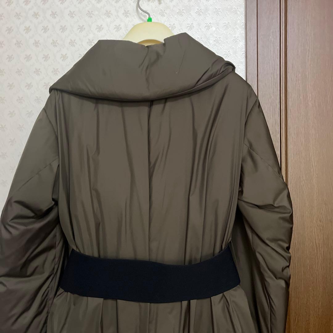 恵*巳様 エポカ　オリーブグリーン 中綿（ダウン90%フェザー10%ロングコート