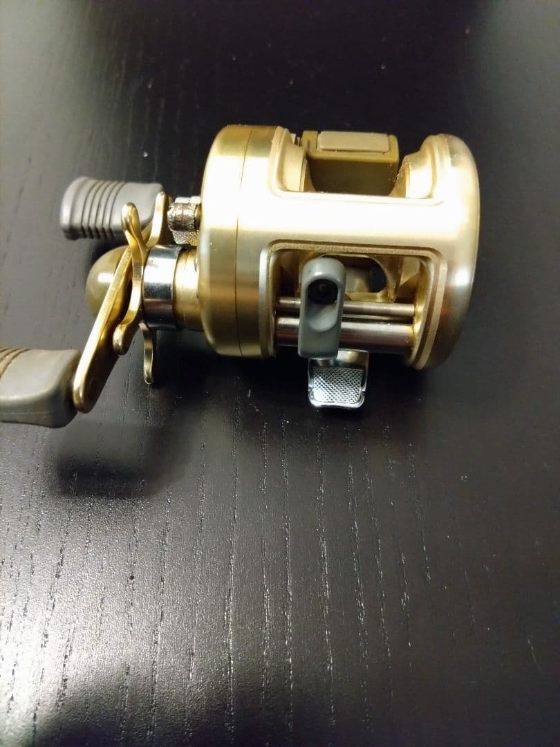 CALCUTTA 50 ゴールド ベイトリール