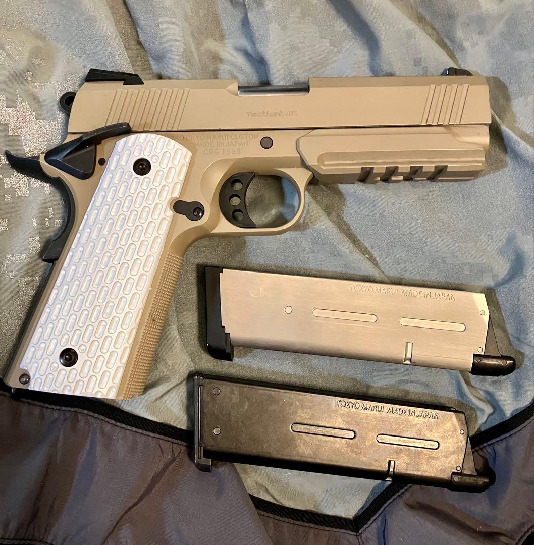 東京マルイ　ガスブロハンドガン　デザートウォーリア　スペアマガジン付き中古