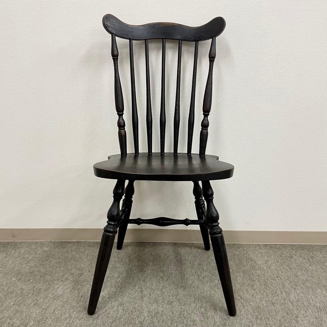 ヴィンテージ感のあるウィンザーチェア