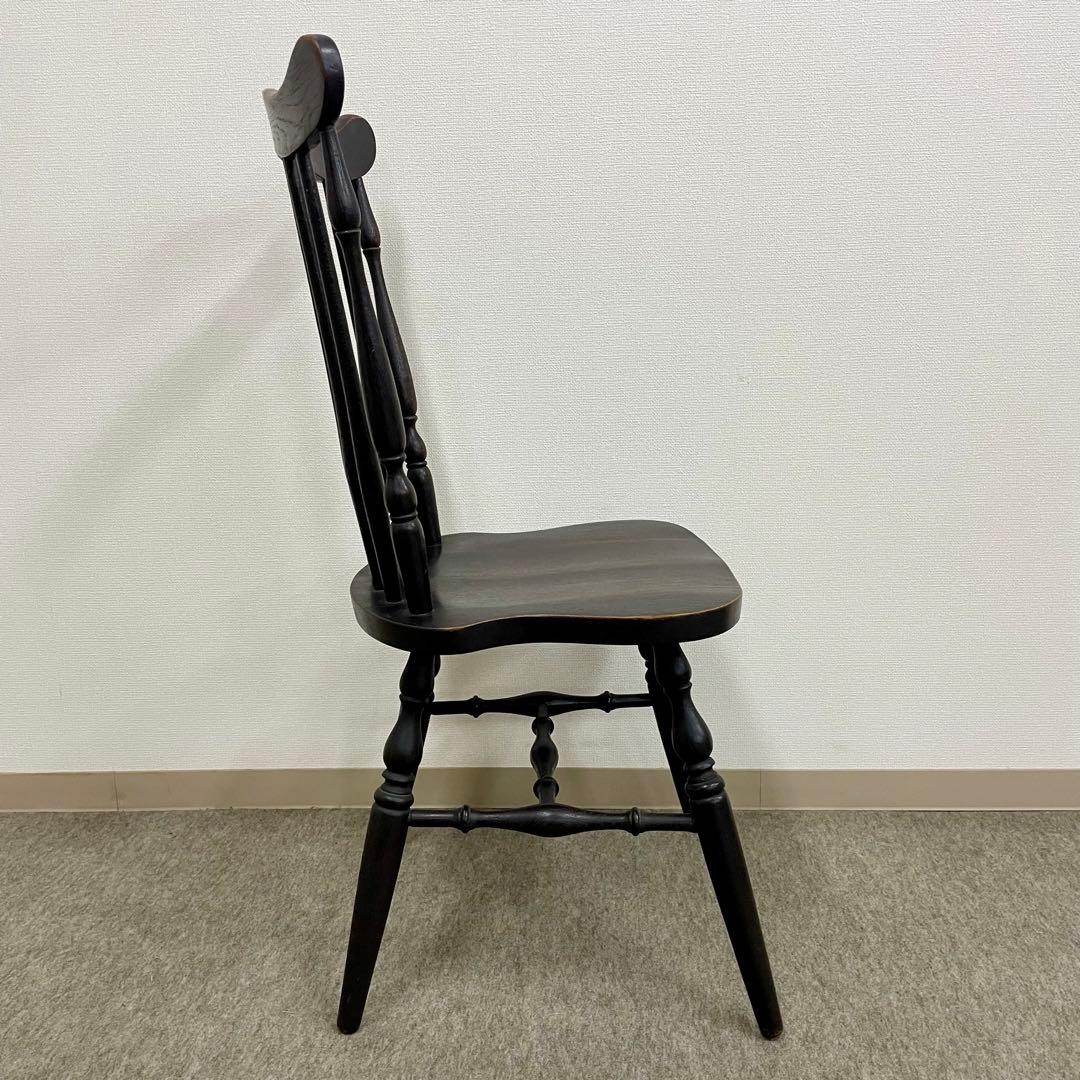 ヴィンテージ感のあるウィンザーチェア