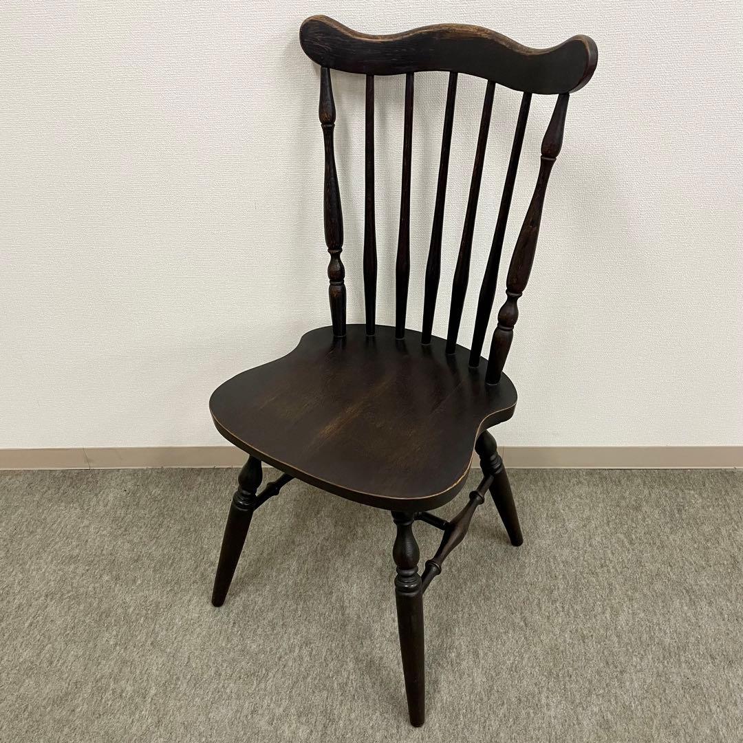 ヴィンテージ感のあるウィンザーチェア