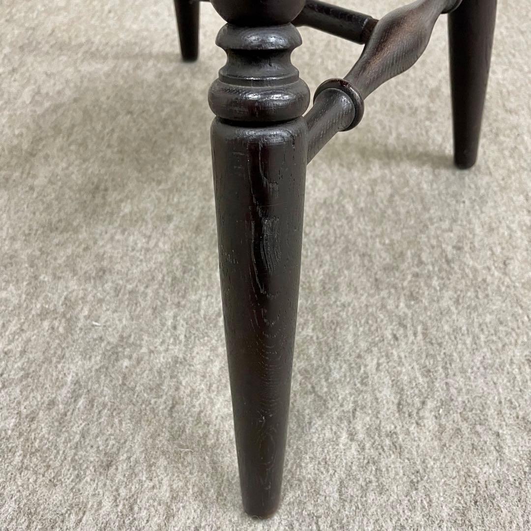 ヴィンテージ感のあるウィンザーチェア