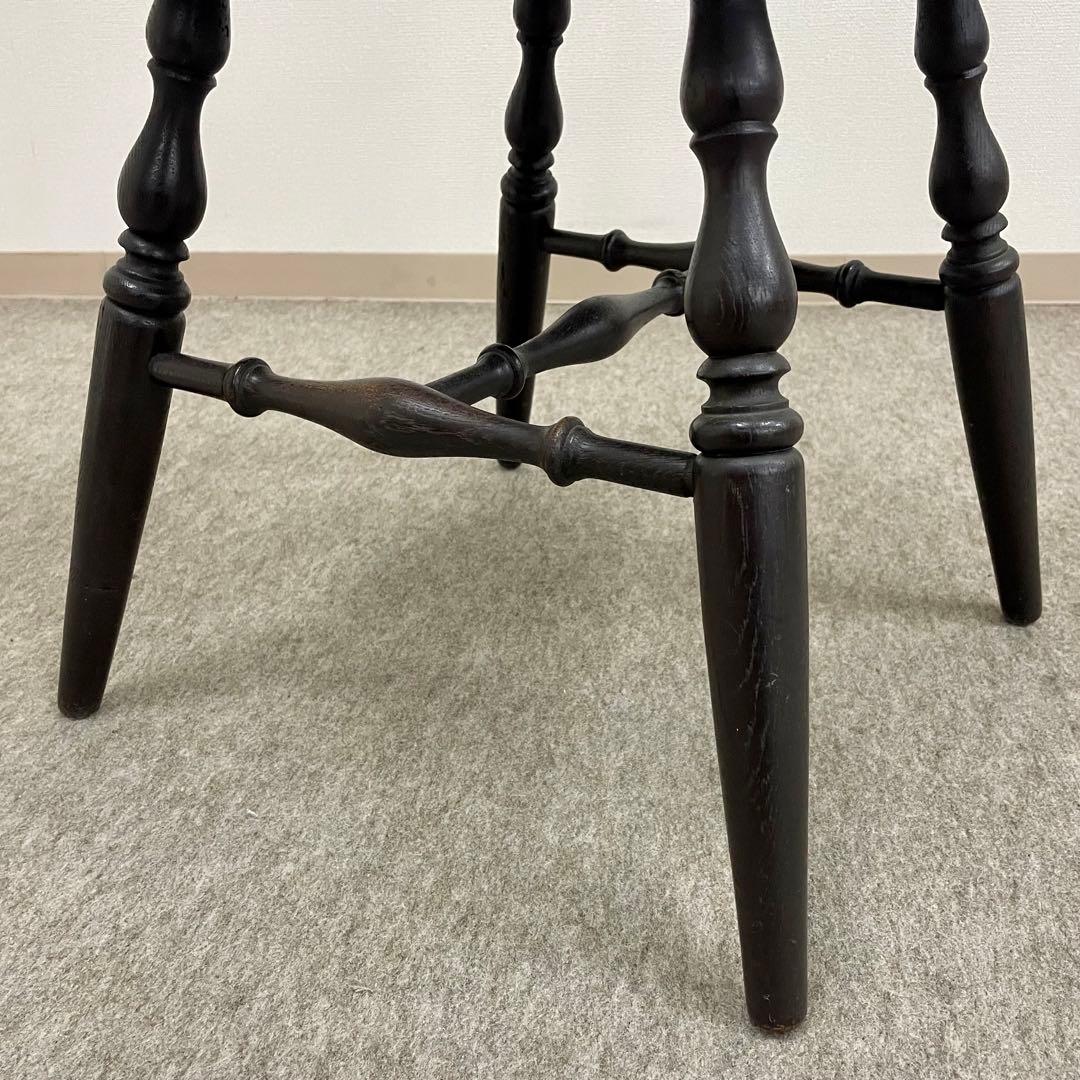 ヴィンテージ感のあるウィンザーチェア