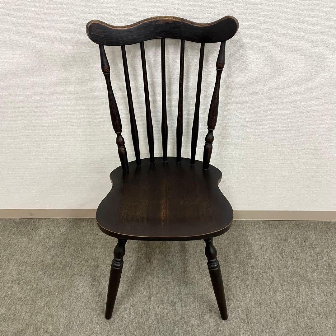 ヴィンテージ感のあるウィンザーチェア