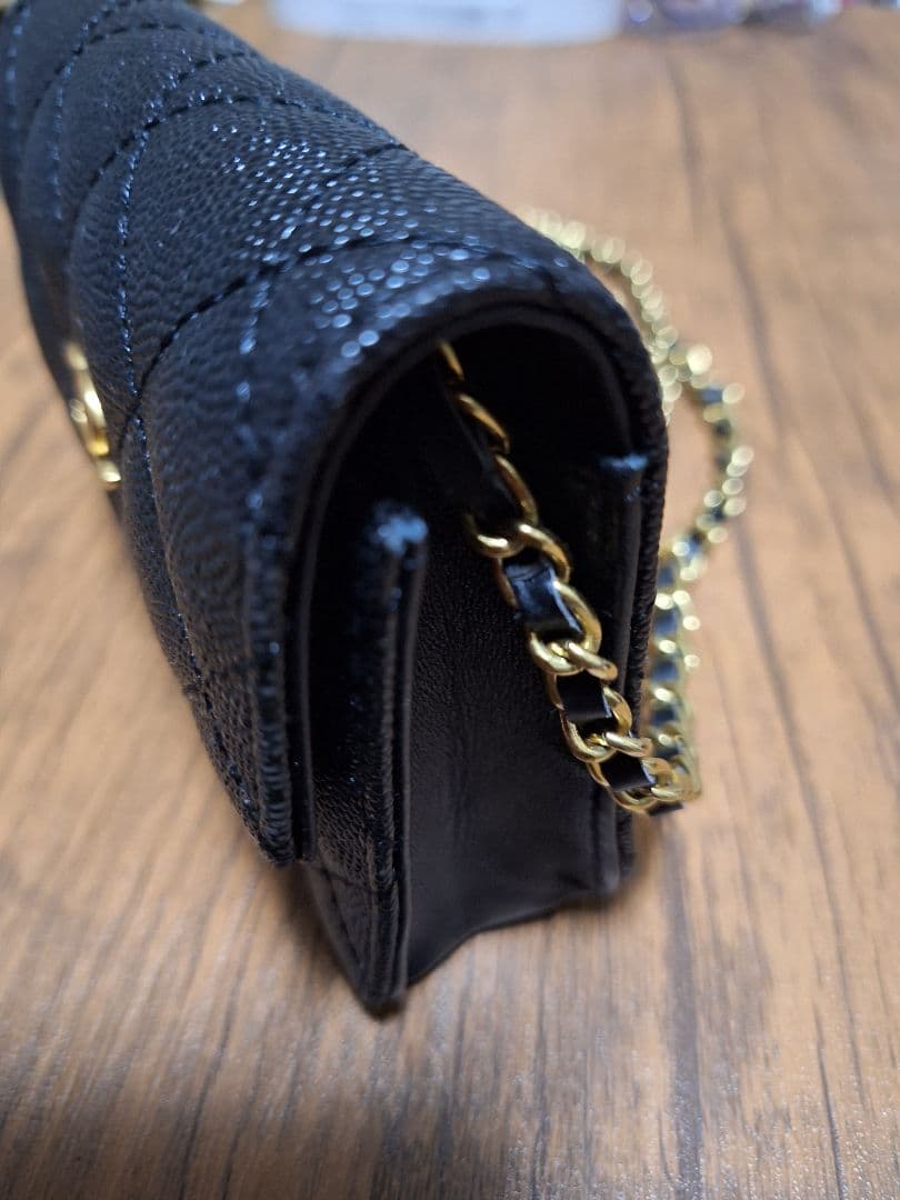 CHANEL ノベルティブラック レザーミニ ショルダーバッグ