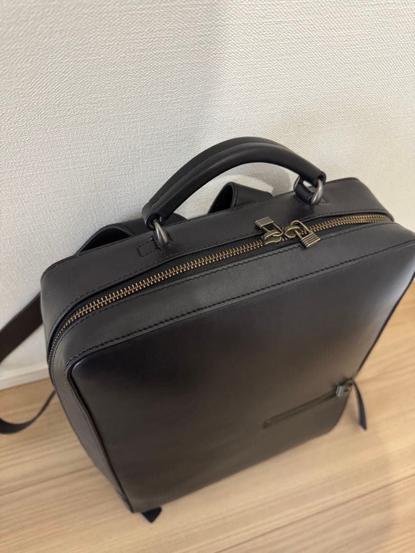 マザーハウス アンティークスクエア バックパック リュック　アンティークブラック