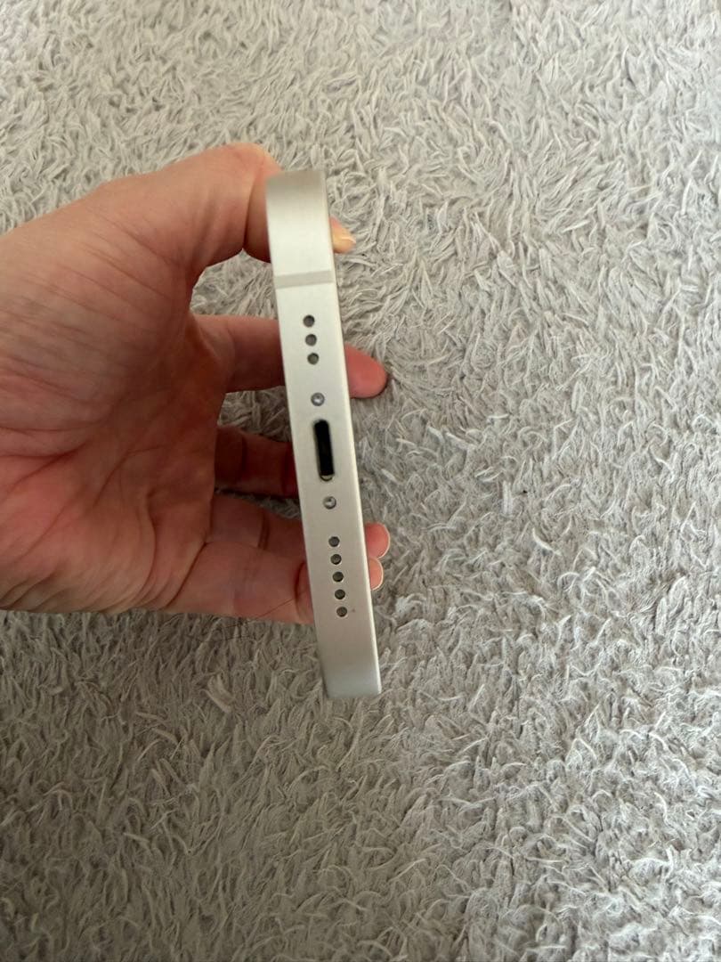 iPhone13 128GB ホワイト(スターライト)