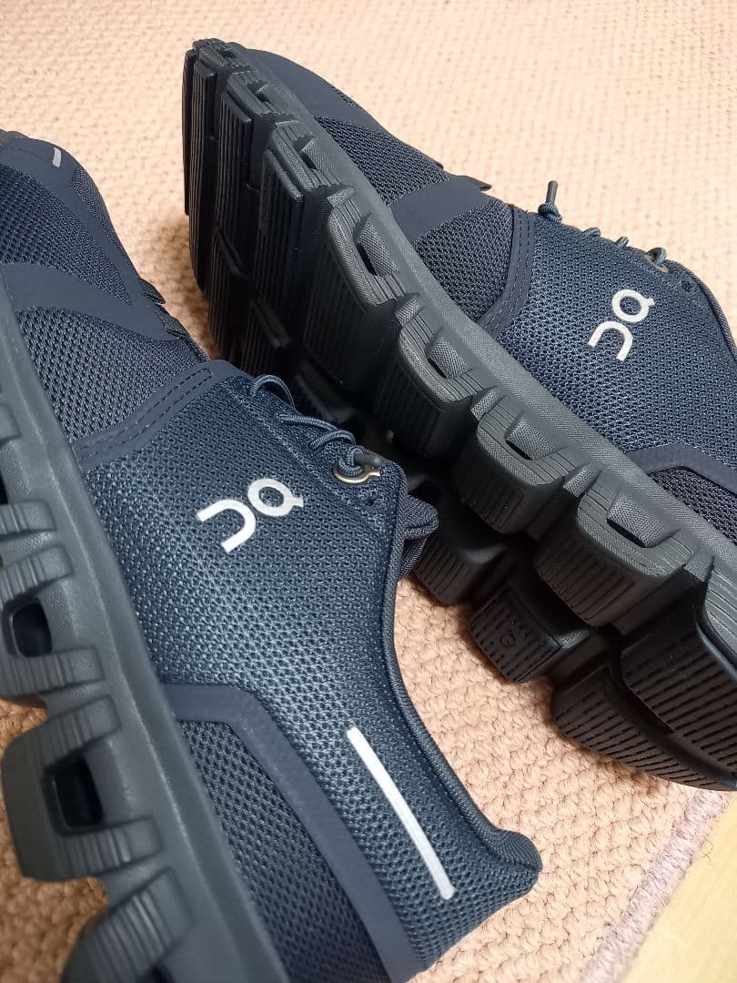 on cloud6スニーカー24cm ネイビー