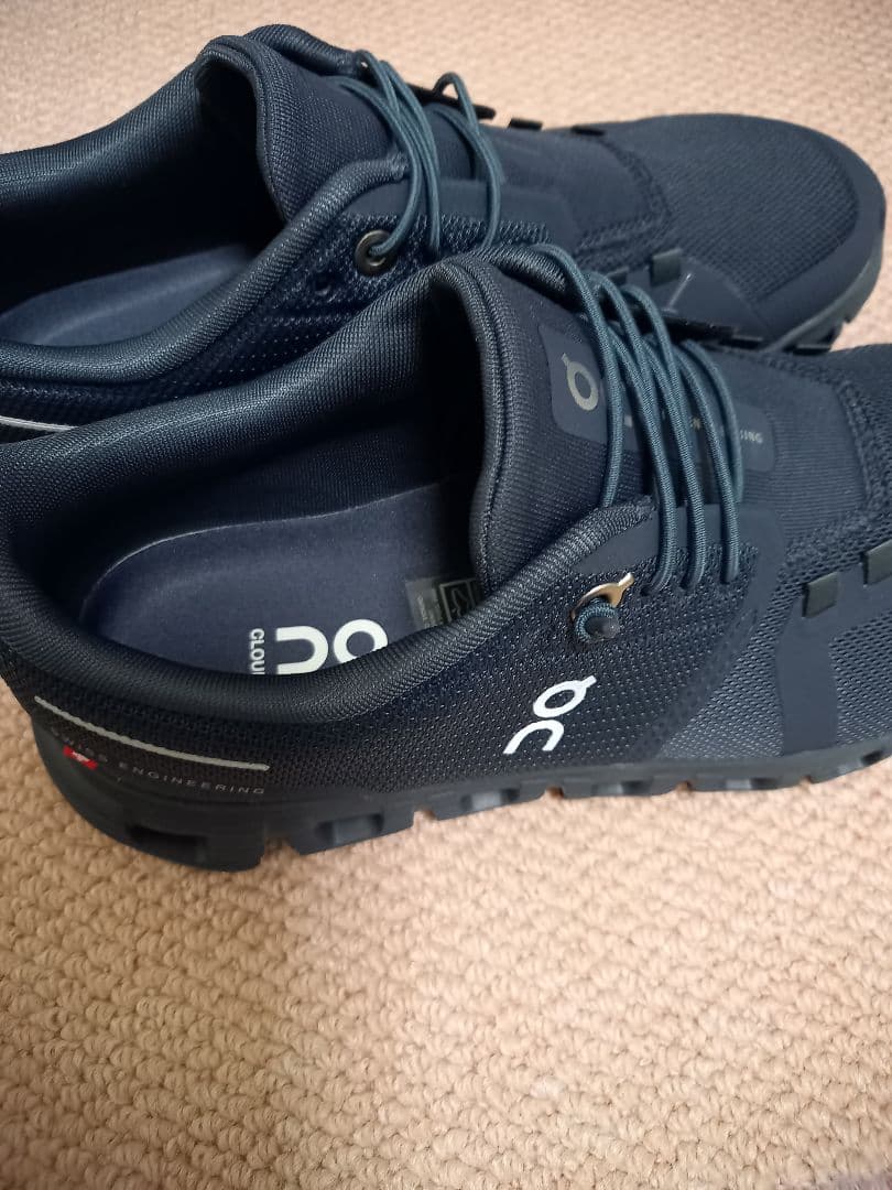 on cloud6スニーカー24cm ネイビー