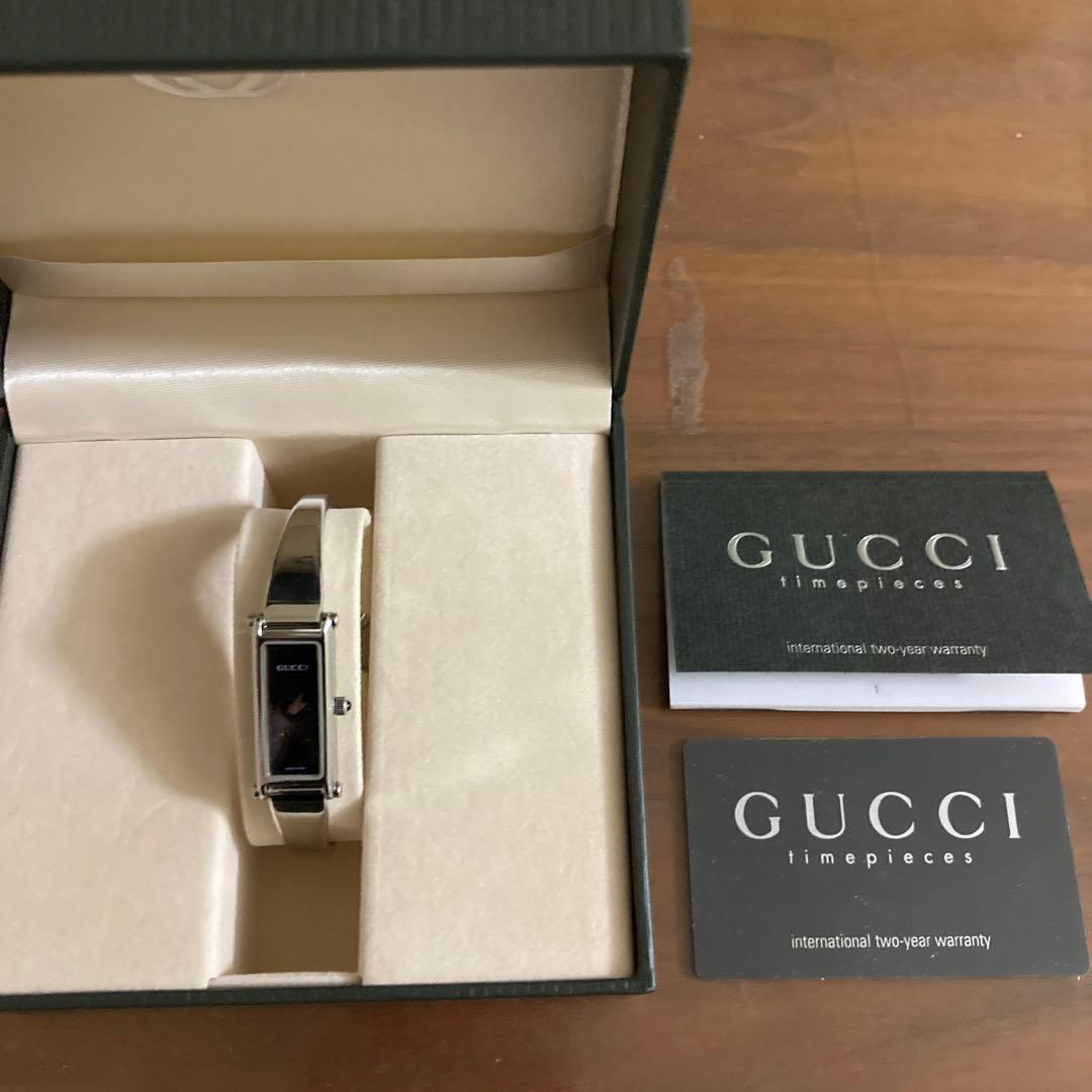 グッチ　腕時計　1500L シルバーバングル