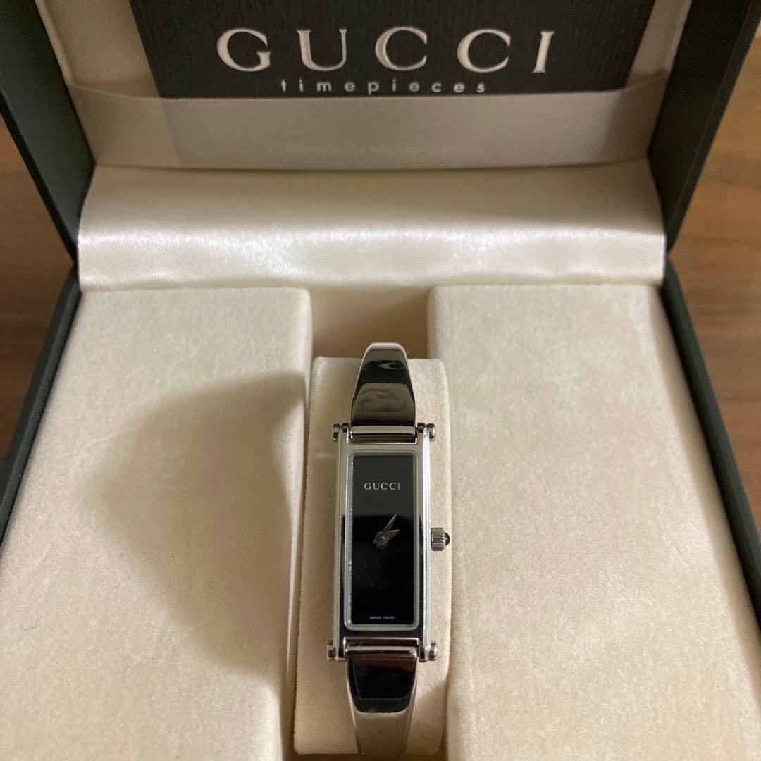 グッチ　腕時計　1500L シルバーバングル