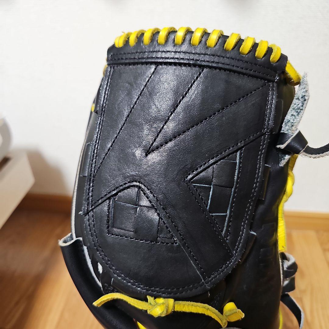 アンダーアーマー　硬式　投手用グローブ