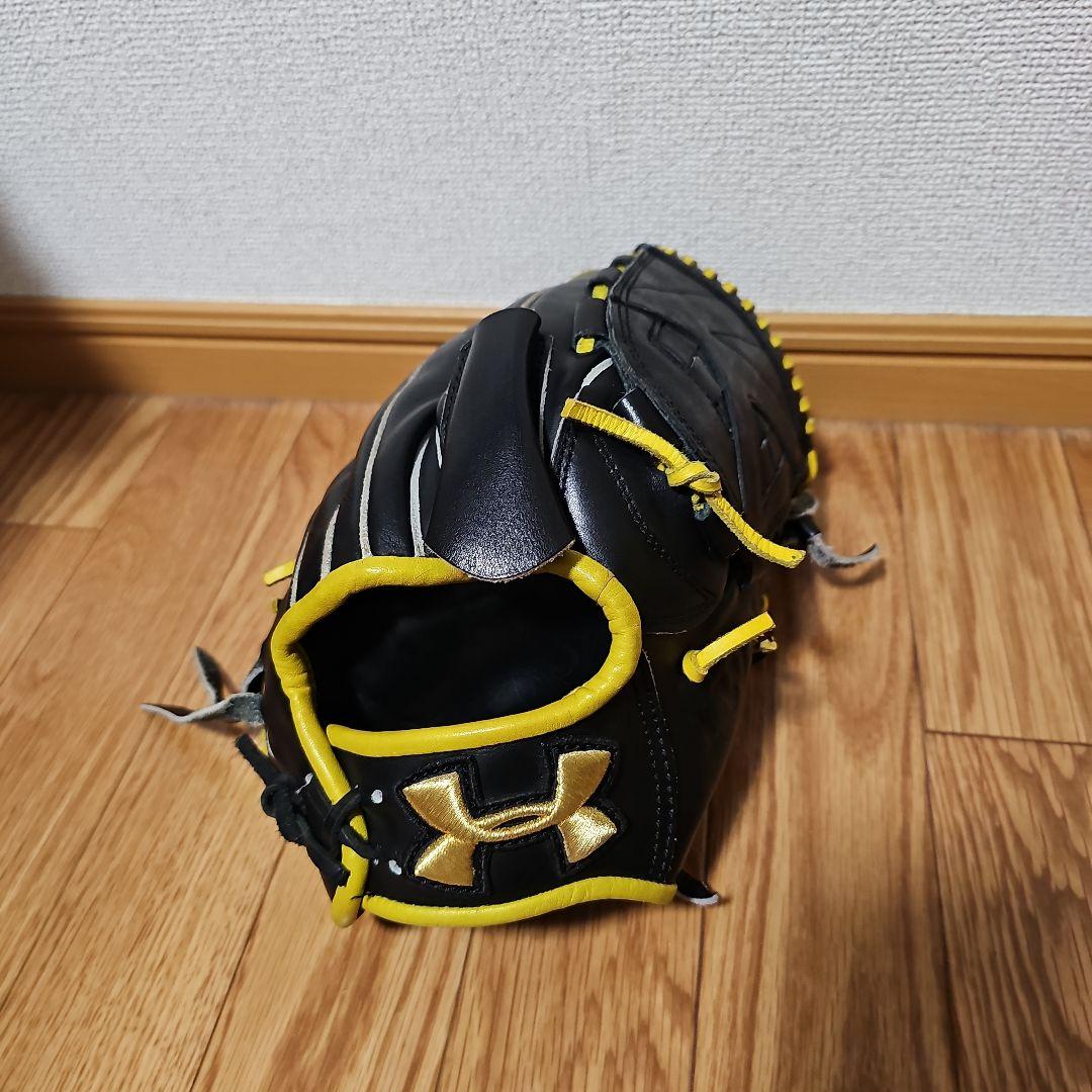アンダーアーマー　硬式　投手用グローブ