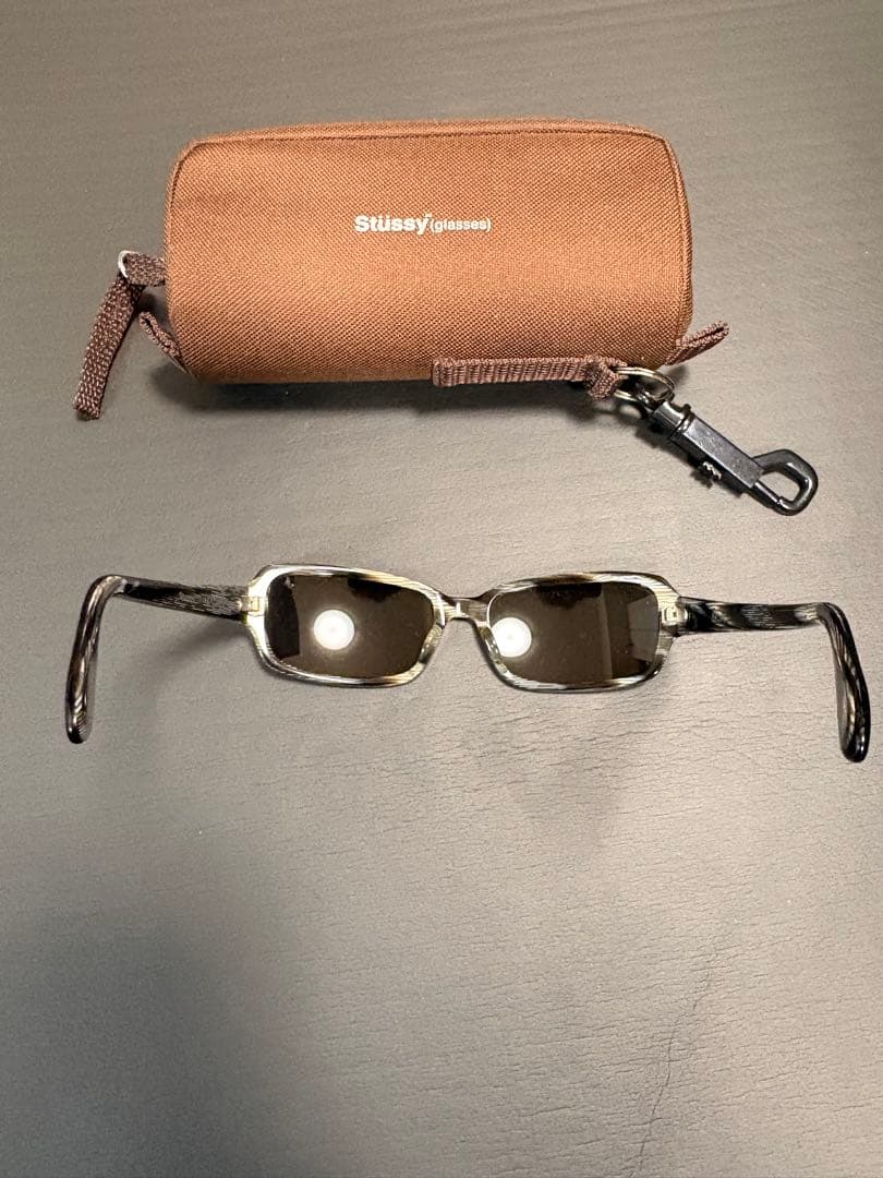Stussy スクエア型 ブラックサングラス ケース付き