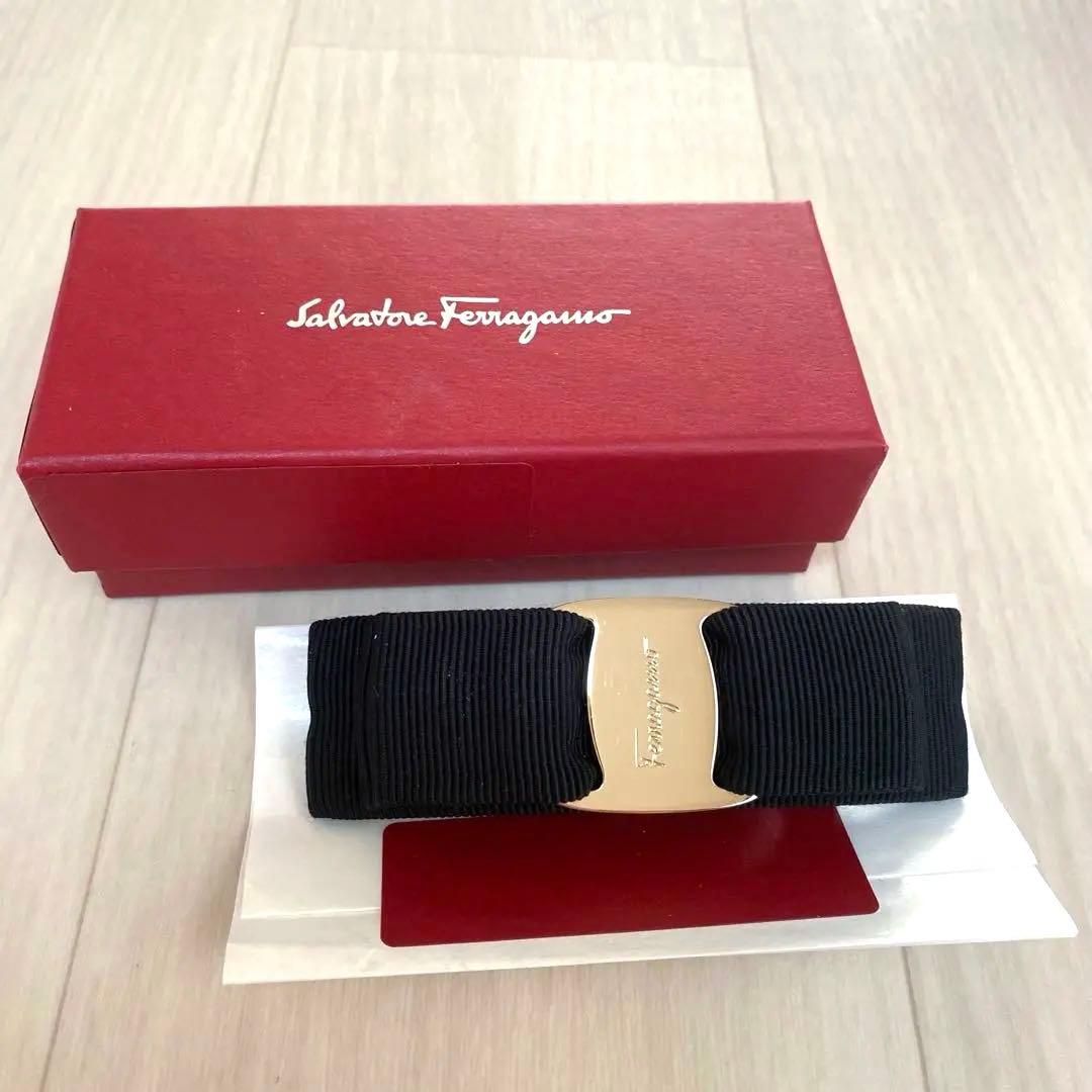 Salvatore Ferragamo フェラガモ バレッタ ゴールド