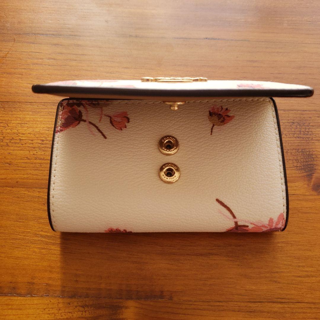 COACH フラワープリント キーケース　花柄　レザー　新品未使用