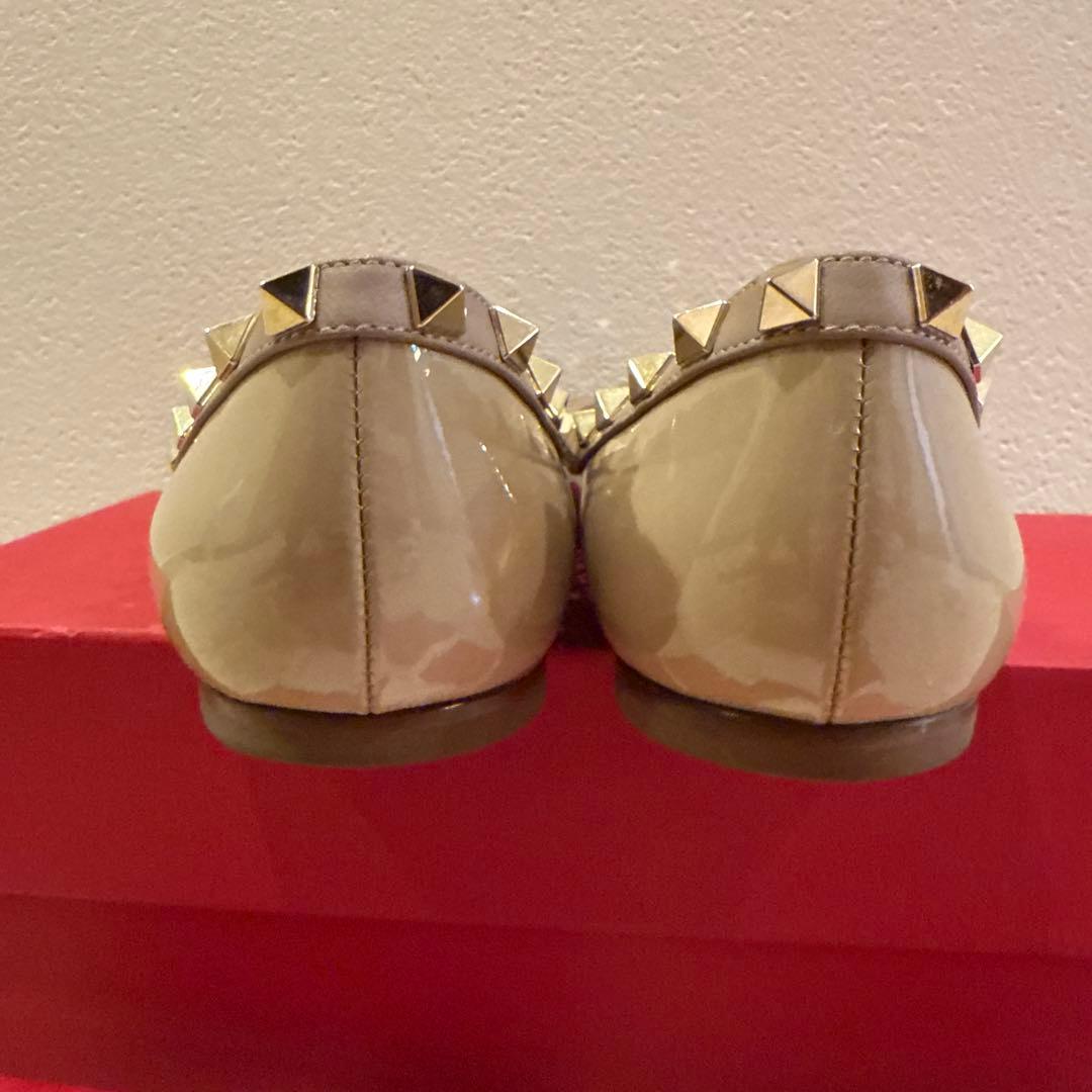 ヴァレンティノ　ロックスタッズ　エナメル　バレリーナ　フラットシューズ37ハーフ