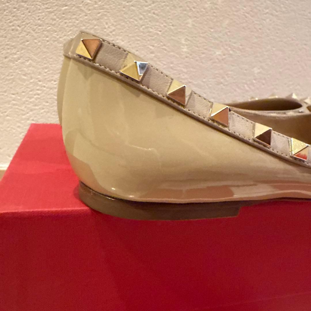 ヴァレンティノ　ロックスタッズ　エナメル　バレリーナ　フラットシューズ37ハーフ