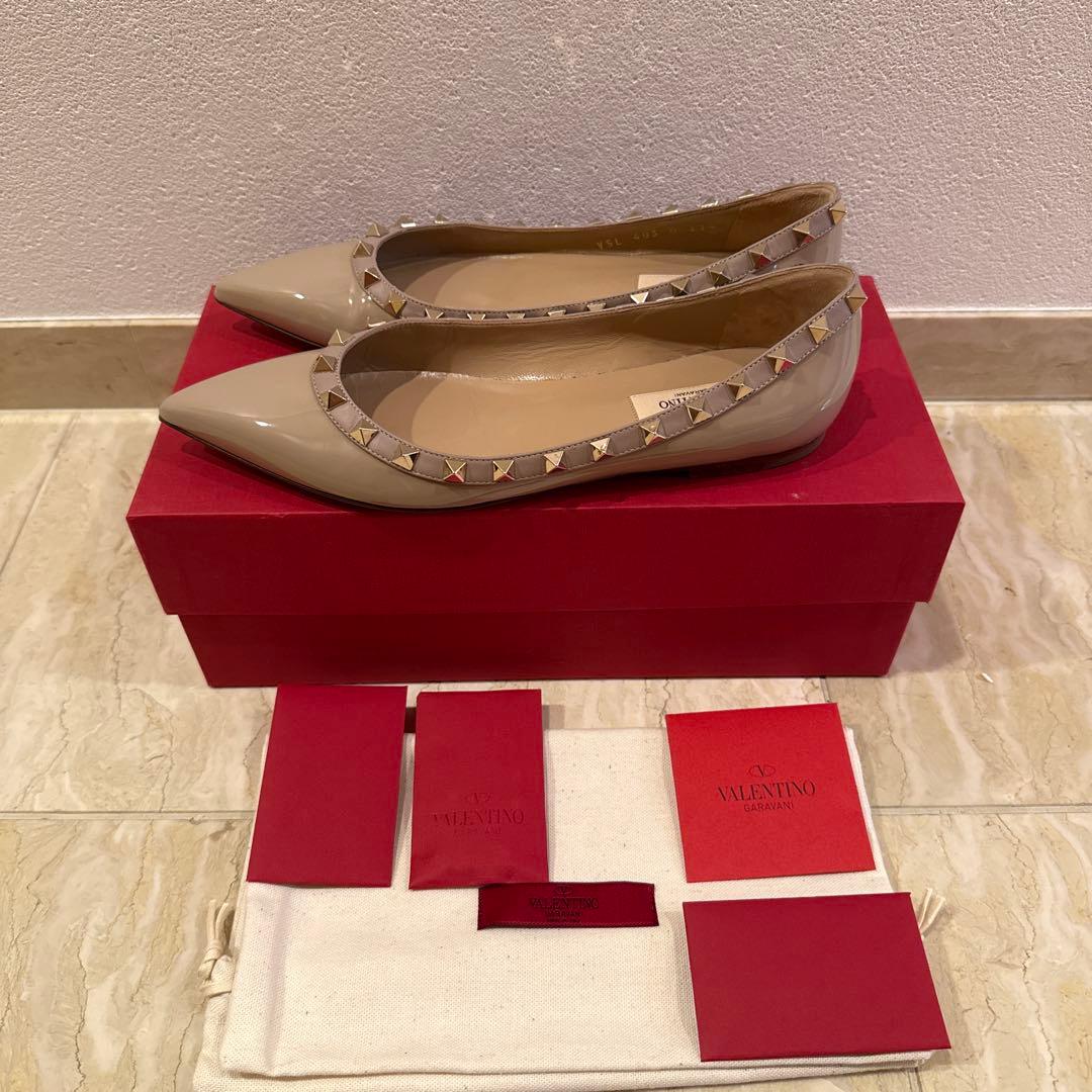 ヴァレンティノ　ロックスタッズ　エナメル　バレリーナ　フラットシューズ37ハーフ