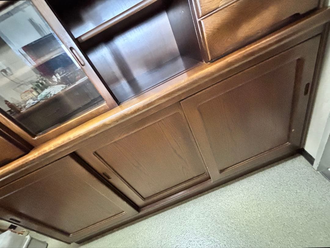 【値下げ】カリモク　引き戸　大型木製食器棚　カップボード