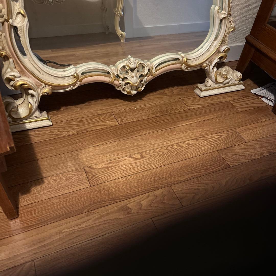 ロココ調ミラー　　 イタリア家具　姫家具、豪華。