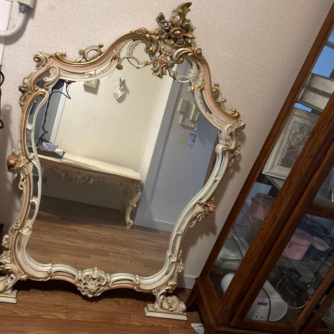ロココ調ミラー　　 イタリア家具　姫家具、豪華。