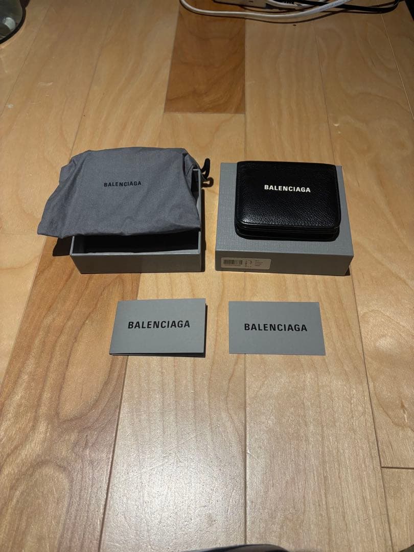 BALENCIAGA ブラック二つ折り財布