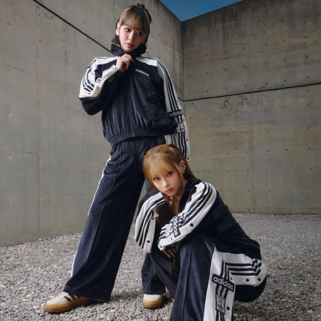 adidas W ADIBREAK VELOUR TT 黒 Ｍ