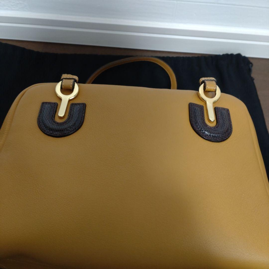 最終お値下げLOEWE キャメルレザー ショルダーバッグ