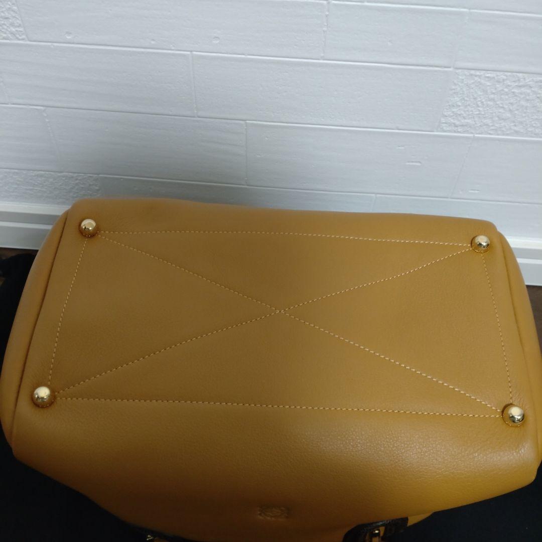 最終お値下げLOEWE キャメルレザー ショルダーバッグ