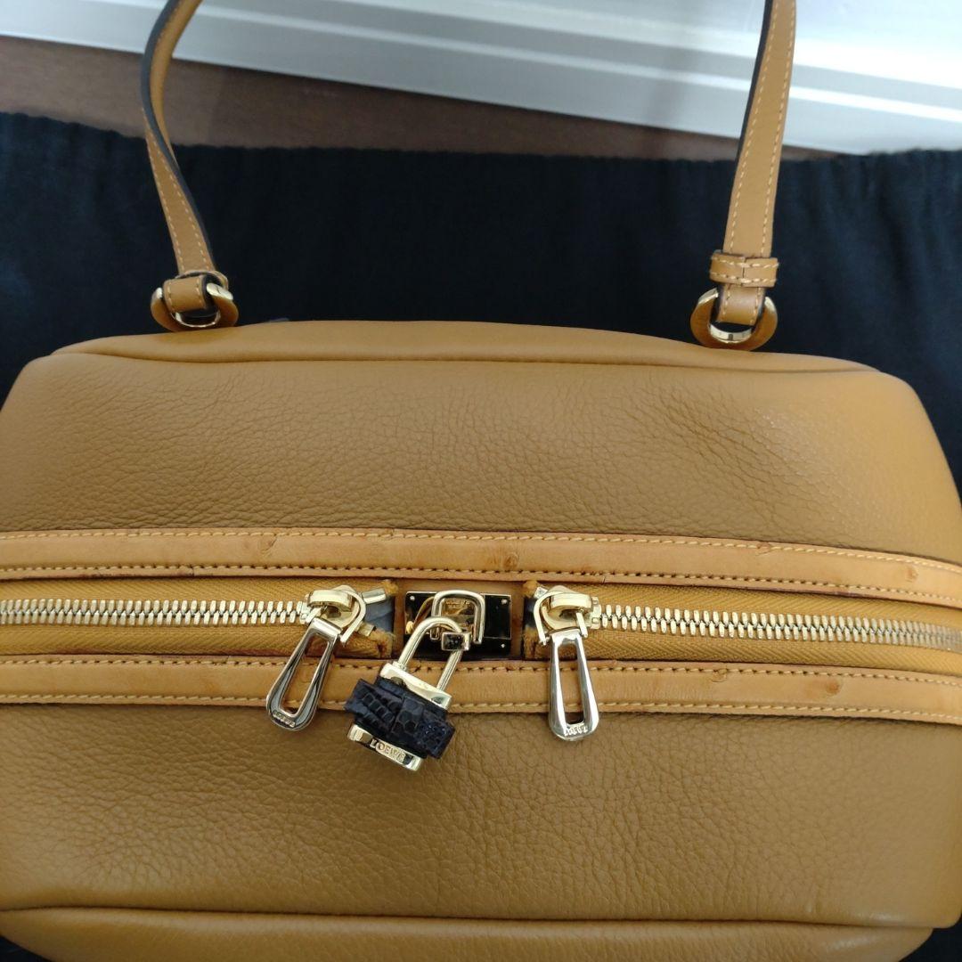 最終お値下げLOEWE キャメルレザー ショルダーバッグ