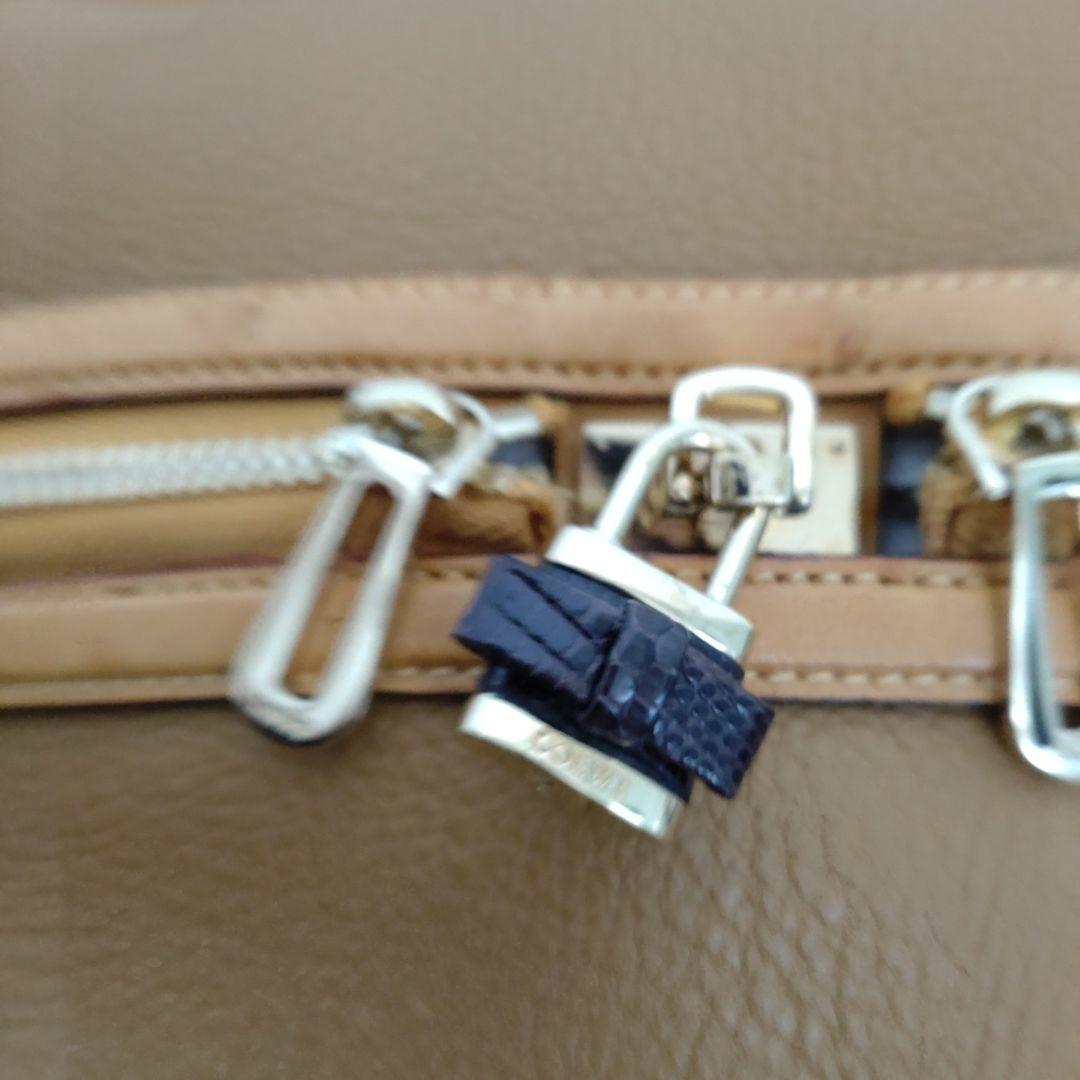 最終お値下げLOEWE キャメルレザー ショルダーバッグ