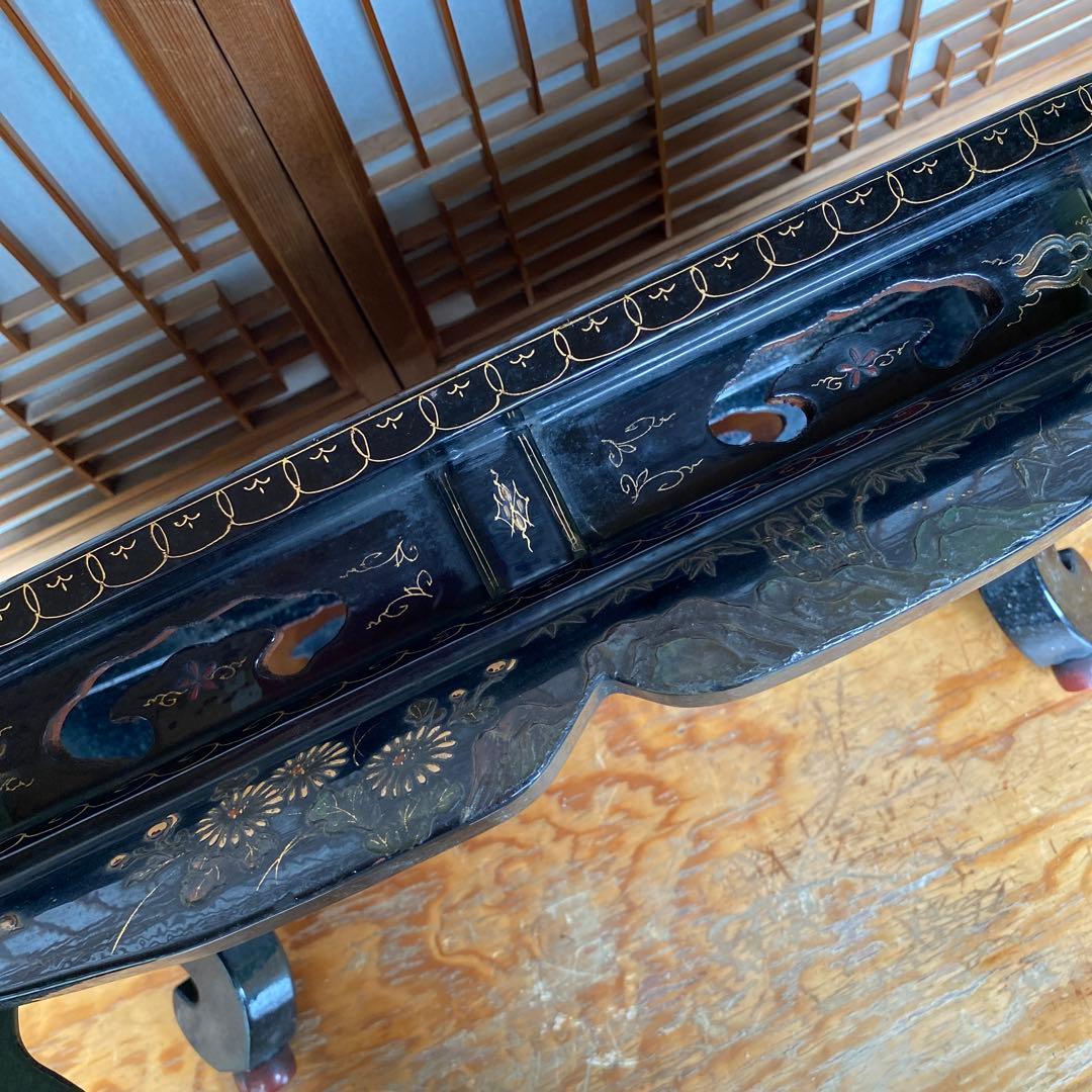 アンティーク 雑貨 日本or中国の座卓❓飾り棚❓漆塗り彫刻のような豪華な感じ。