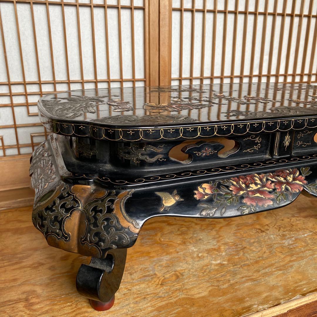 アンティーク 雑貨 日本or中国の座卓❓飾り棚❓漆塗り彫刻のような豪華な感じ。