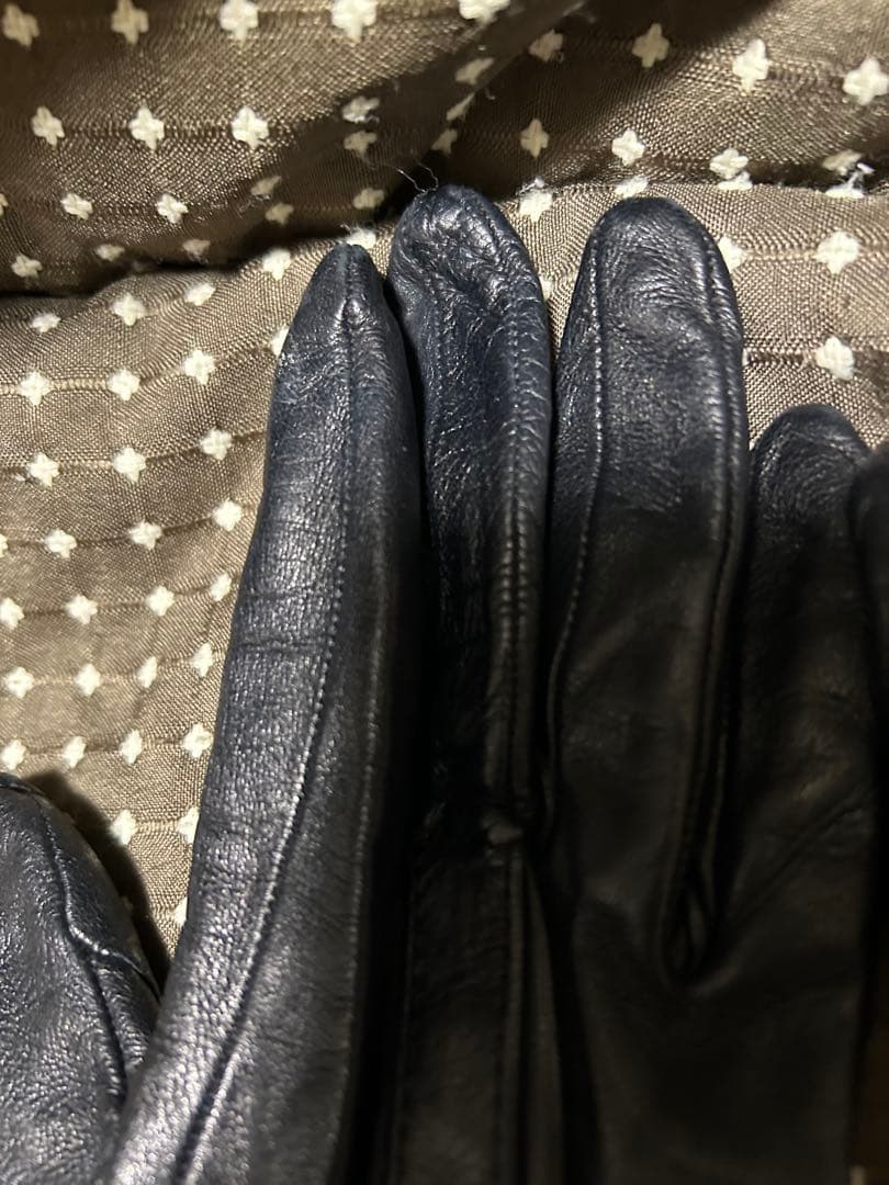 GUCCI イニシャル付　グローブ　ブラック