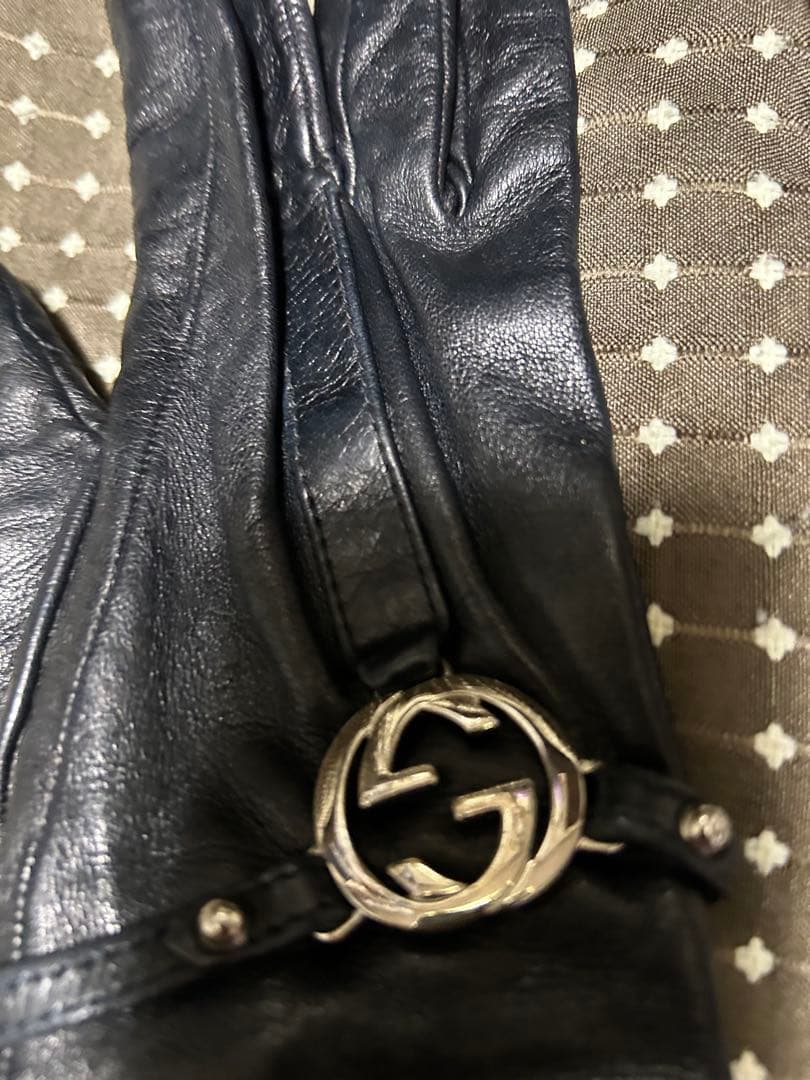 GUCCI イニシャル付　グローブ　ブラック