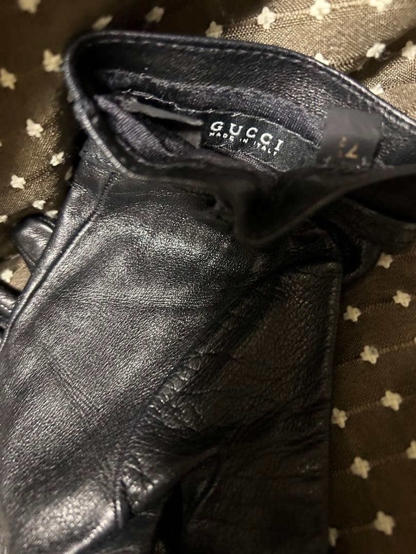 GUCCI イニシャル付　グローブ　ブラック