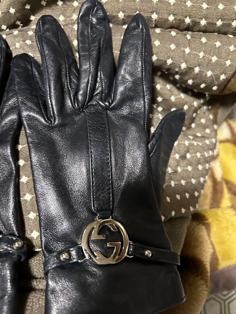 GUCCI イニシャル付　グローブ　ブラック