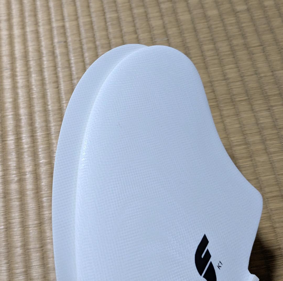 フユーチャー　K1 ツインキールフィン ホワイト FUTURES