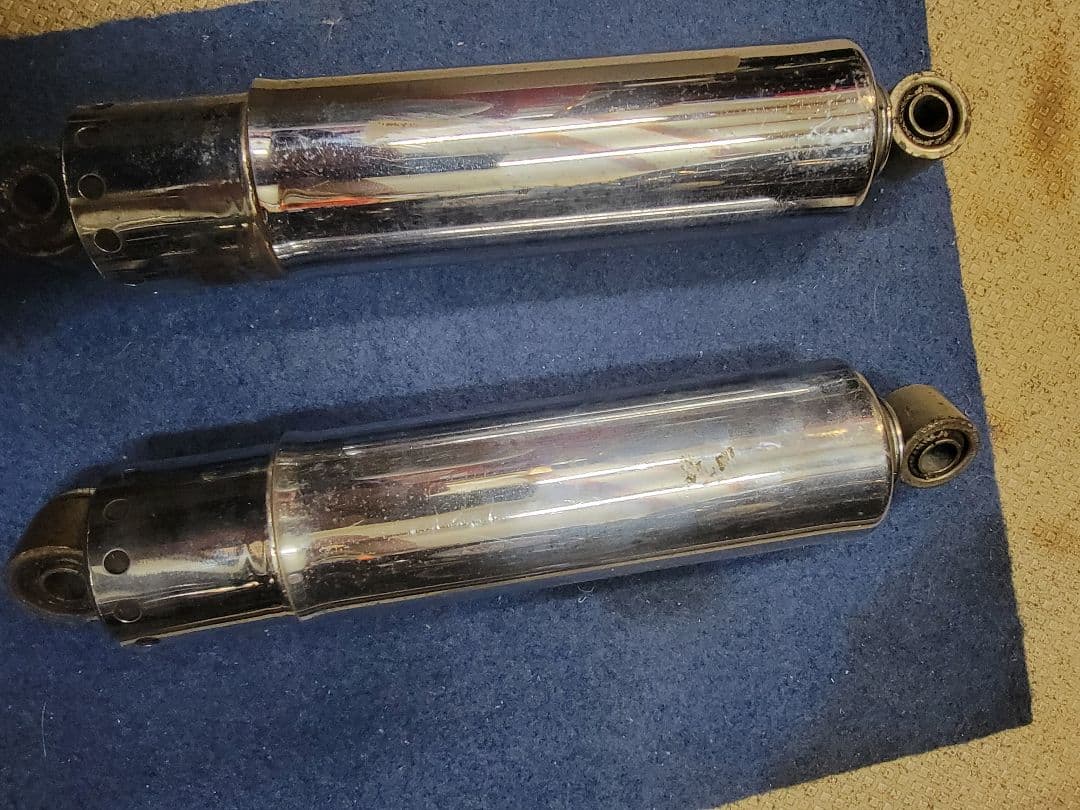 ショベル用リアショック