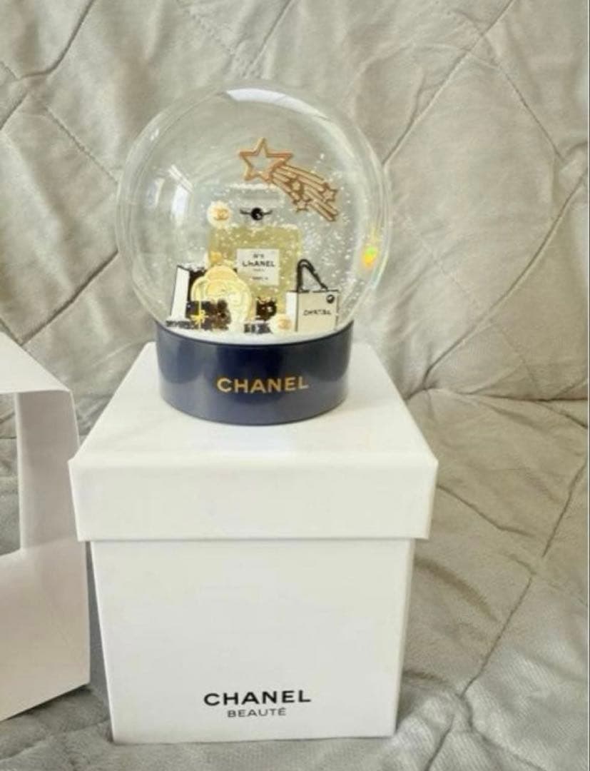 【訳あり】　シャネル　ノベルティ　スノードーム　2025ホリデー限定