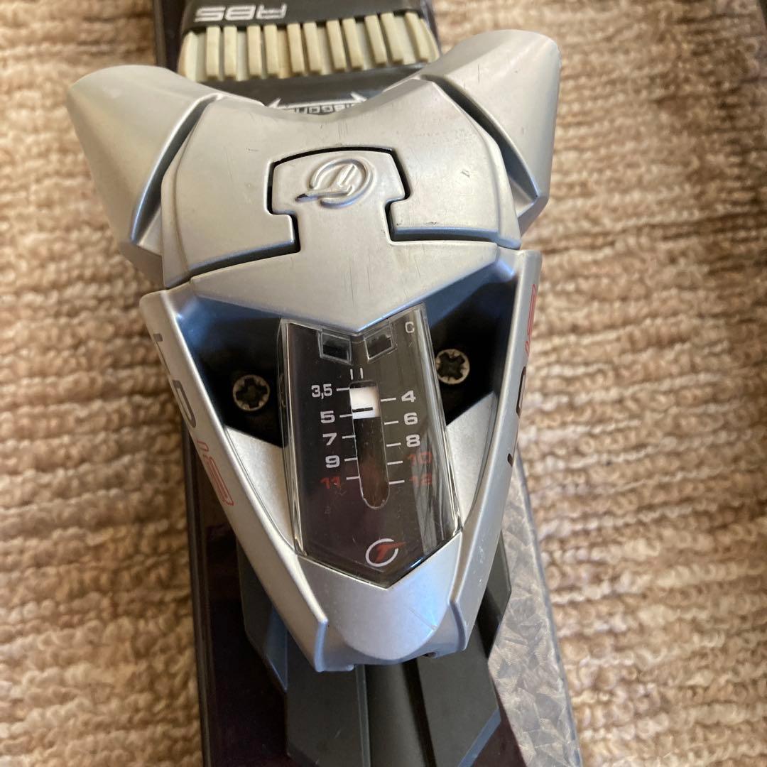 HEAD Monster スキー板になります