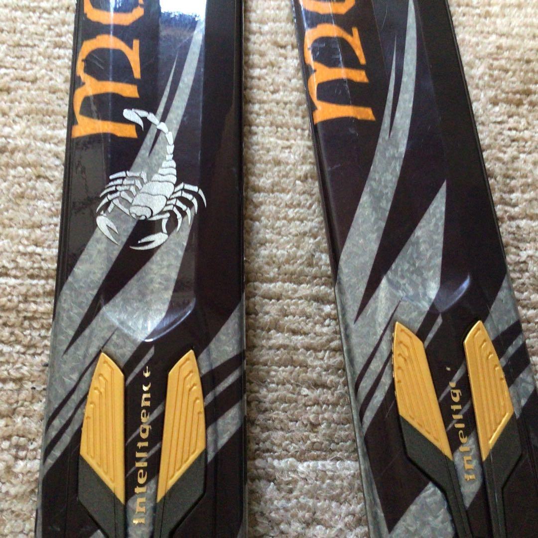 HEAD Monster スキー板になります