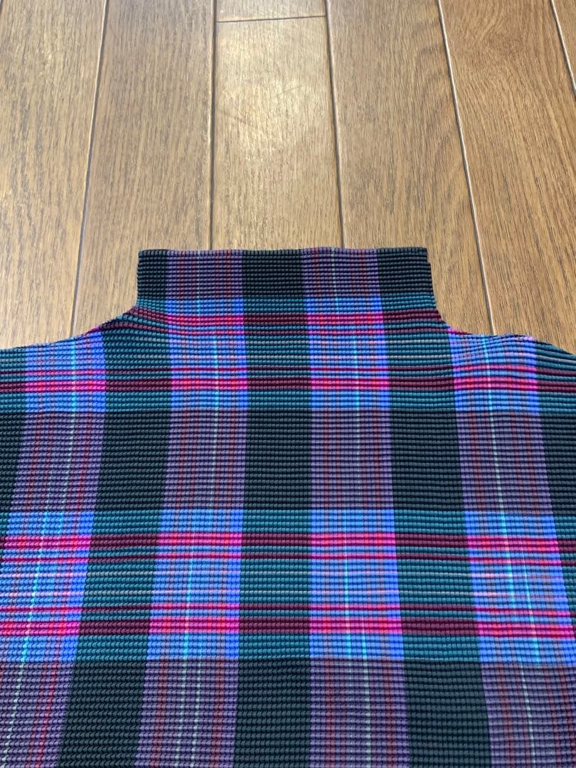 me ISSEY MIYAKEイッセイミヤケ チェック柄 プリーツ 半袖トップス