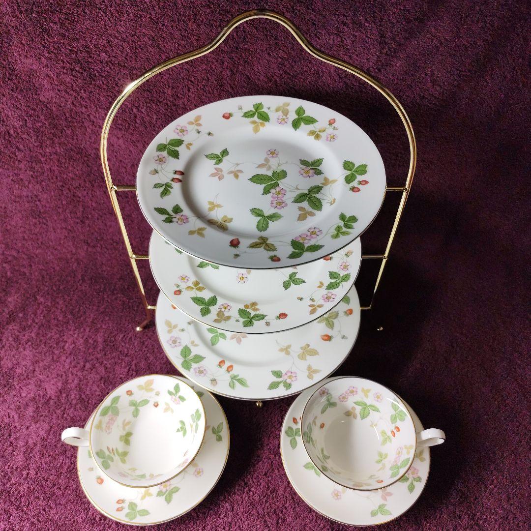 ウェッジウッド　ワイルドストロベリー　カップ＆ソーサー２＋プレート３＋スタンド