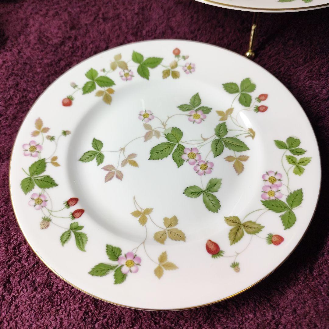 ウェッジウッド　ワイルドストロベリー　カップ＆ソーサー２＋プレート３＋スタンド