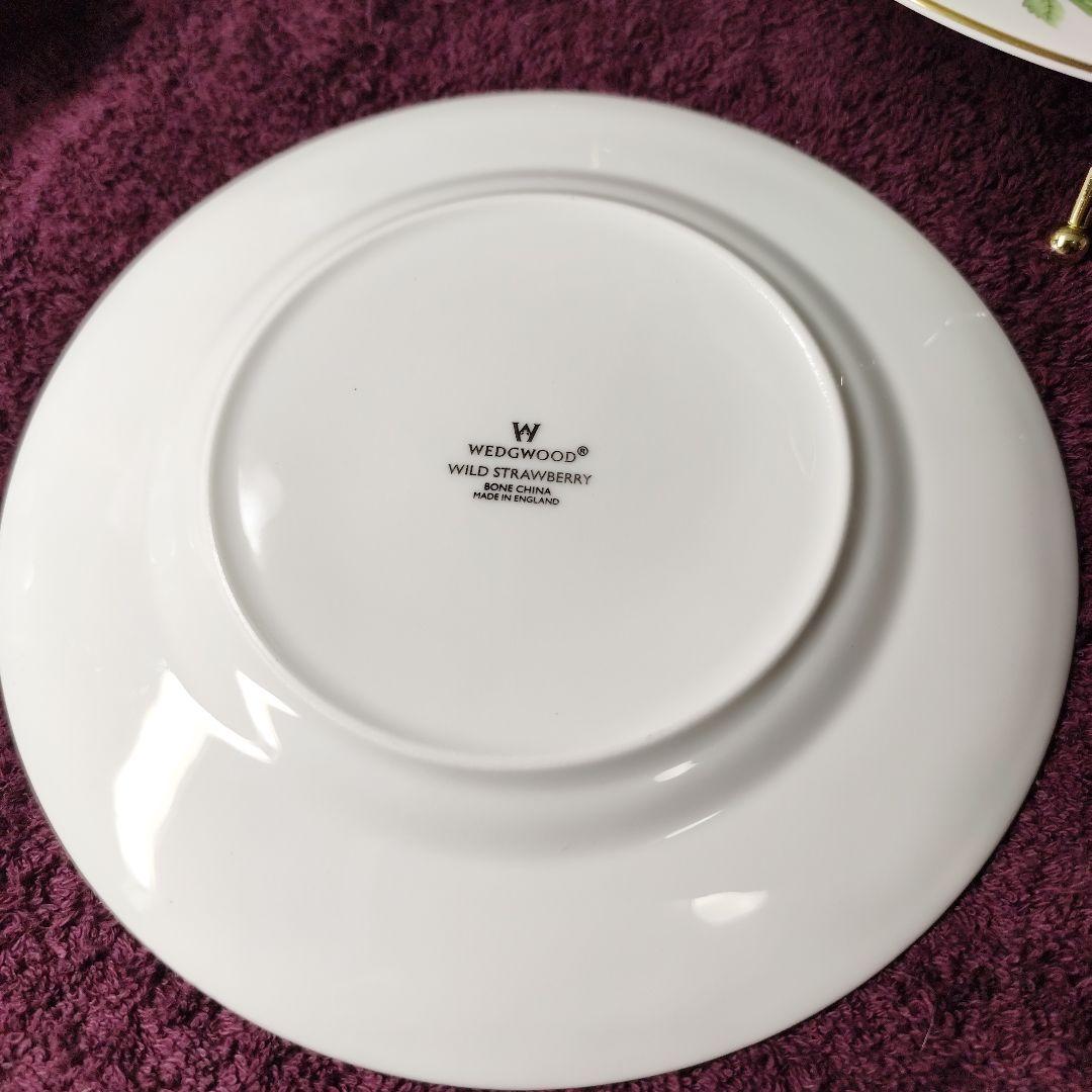 ウェッジウッド　ワイルドストロベリー　カップ＆ソーサー２＋プレート３＋スタンド