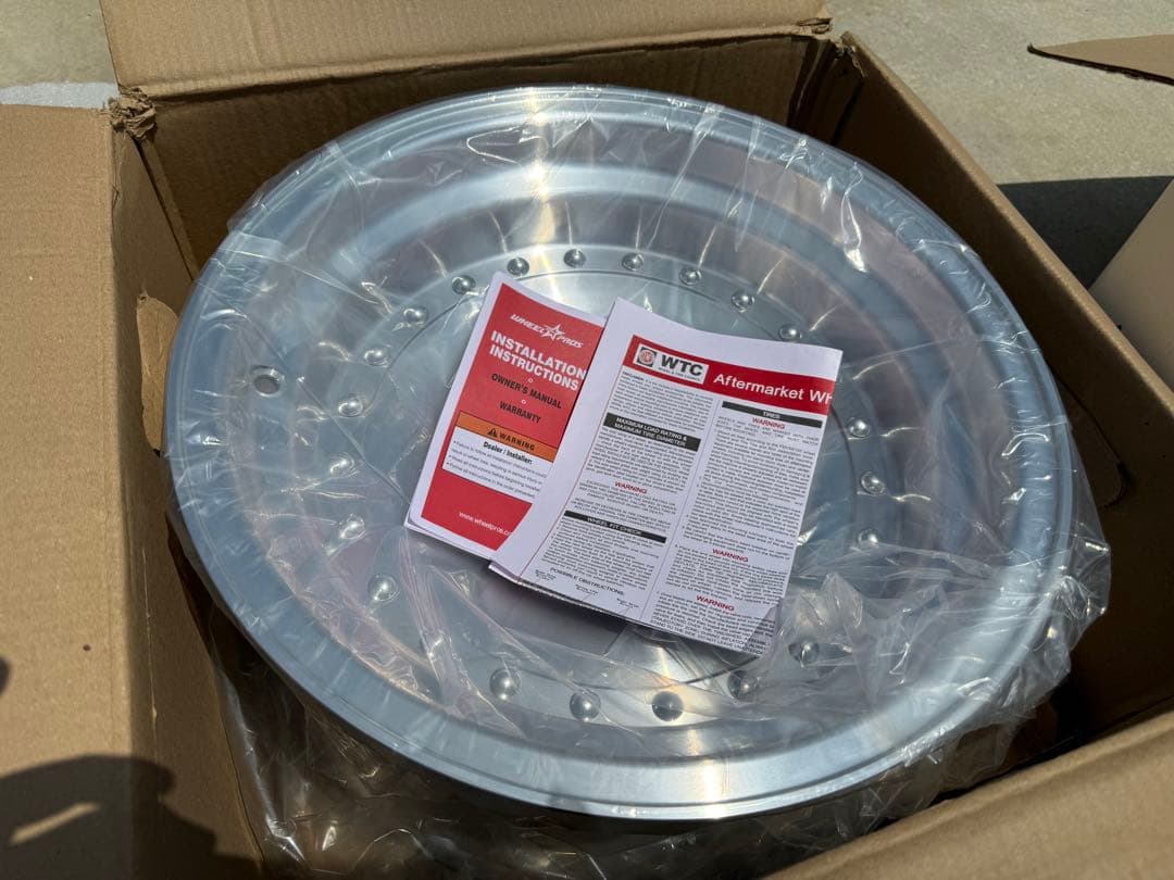 アメリカンレーシングAR61アウトロー