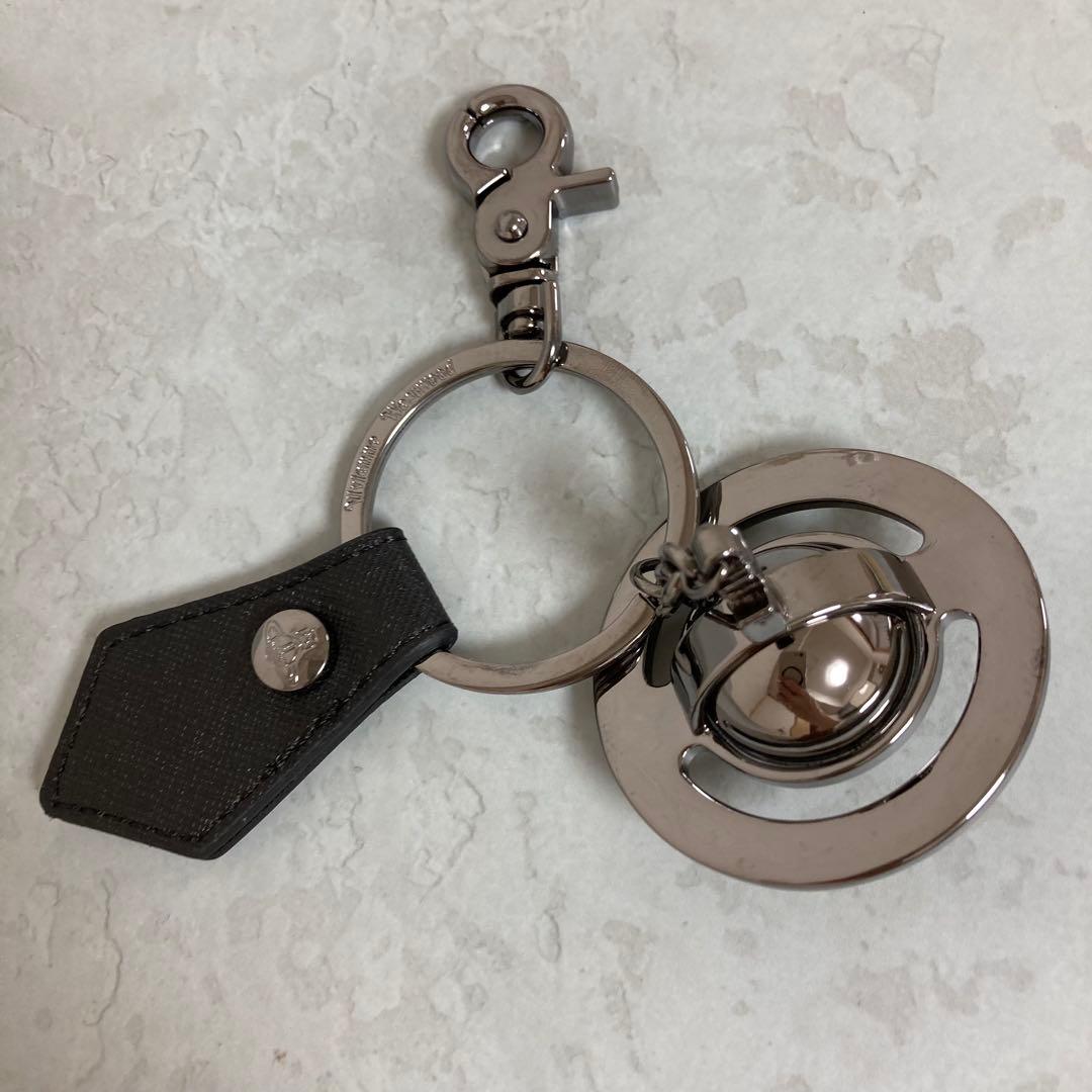 Vivienne Westwood｜ラウンドオーブキーリング　ガンメタ